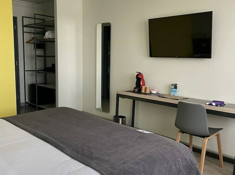 Quarto Estandar, Almasur Punta Arenas