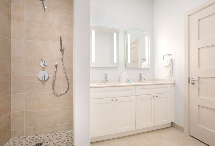 Вилла 3 Спальни, Beach View