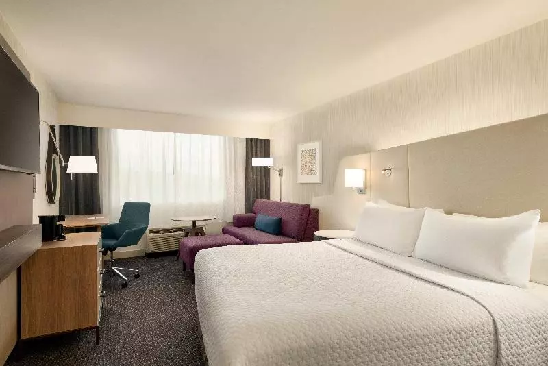 キングサイズベッドのスタンダードルーム, Crowne Plaza Hotel Philadelphia   King Of Prussia, An Ihg