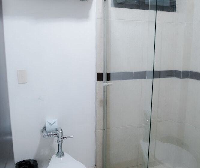 جناح جونيور, Eh Ejecutivo Urban