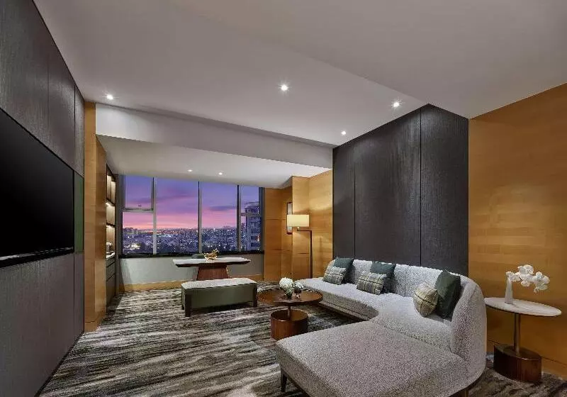 سوییت لوکس, Hilton Shanghai Hongqiao