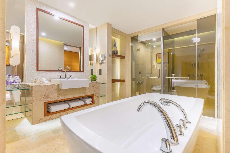 اتاق اجرایی با تخت بزرگ, Hilton Shanghai Hongqiao