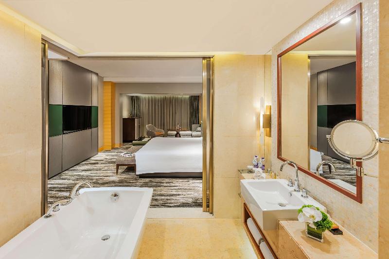 اتاق اجرایی با تخت بزرگ, Hilton Shanghai Hongqiao