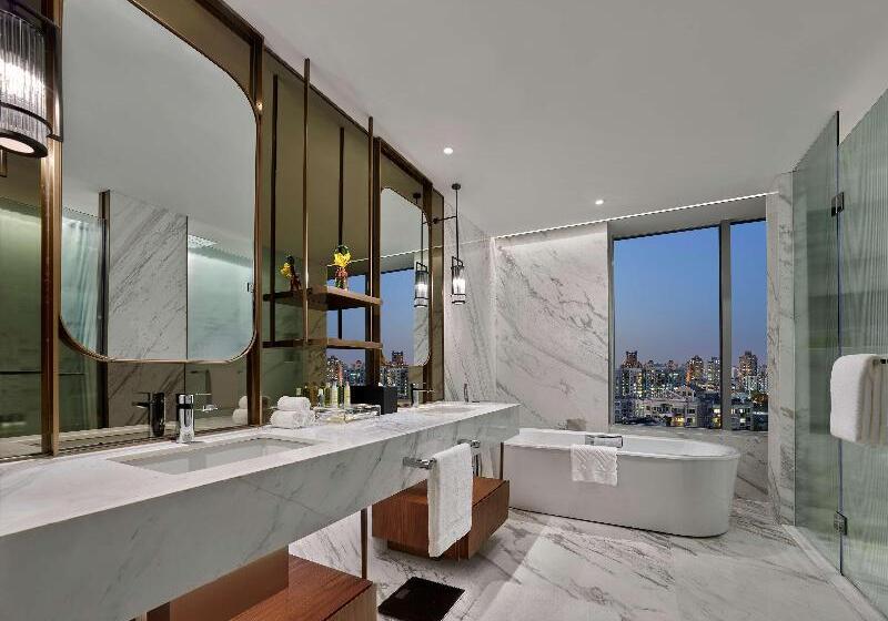 اتاق اجرایی, Hilton Shanghai Hongqiao