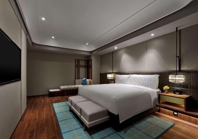 Номер Executive, Hilton Shanghai Hongqiao