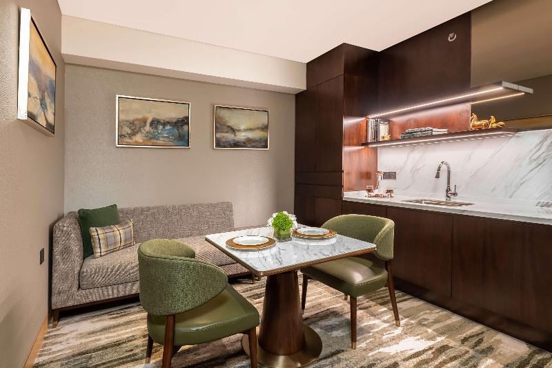 سوییت جونیور, Hilton Shanghai Hongqiao