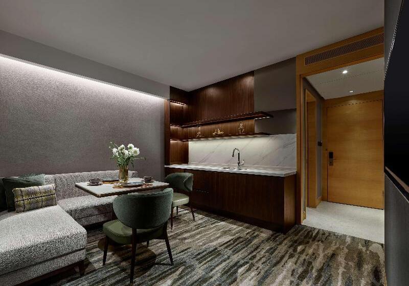 Полулюкс, Hilton Shanghai Hongqiao