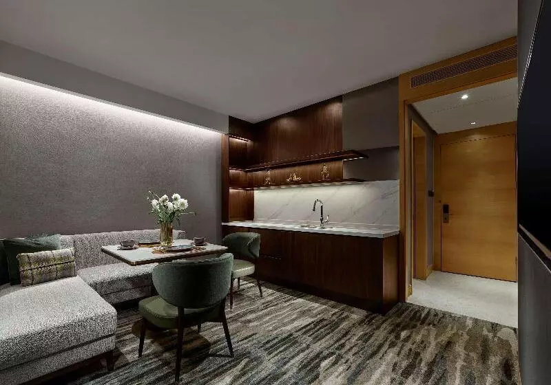 سوییت جونیور, Hilton Shanghai Hongqiao