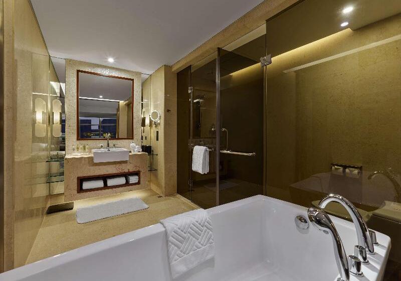 سوییت جونیور, Hilton Shanghai Hongqiao