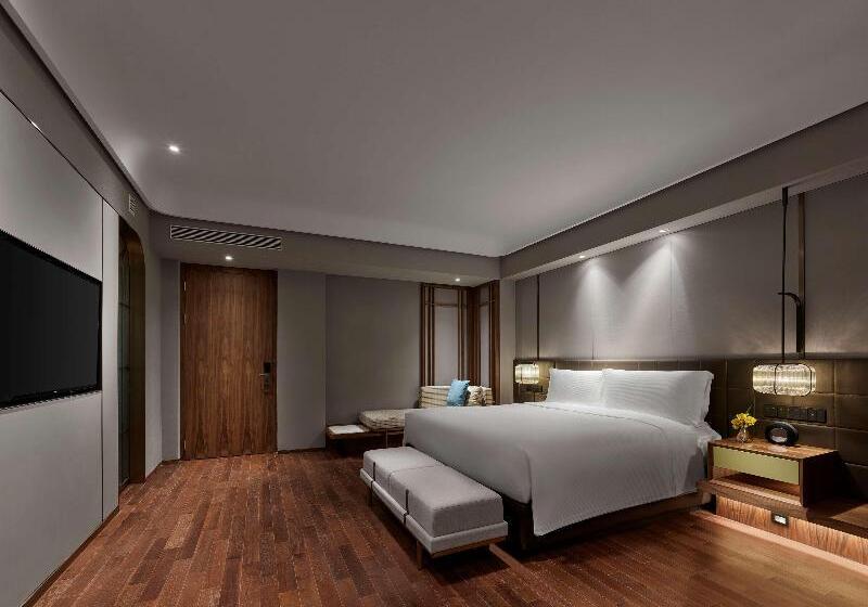 اتاق اجرایی با تخت بزرگ, Hilton Shanghai Hongqiao