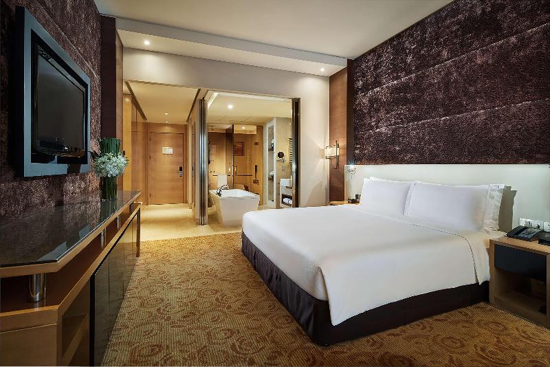 Номер Deluxe, Hilton Shanghai Hongqiao