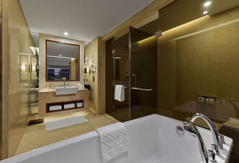 Полулюкс, Hilton Shanghai Hongqiao