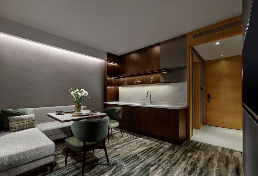 سوییت جونیور, Hilton Shanghai Hongqiao