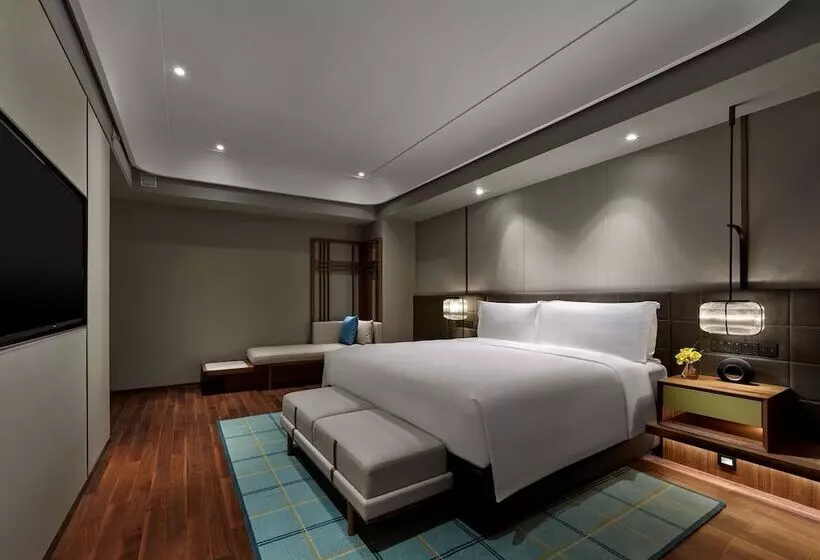 سوئیت مدیریتی 2 خوابه, Hilton Shanghai Hongqiao