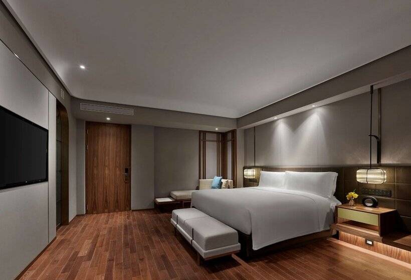 اتاق اجرایی, Hilton Shanghai Hongqiao