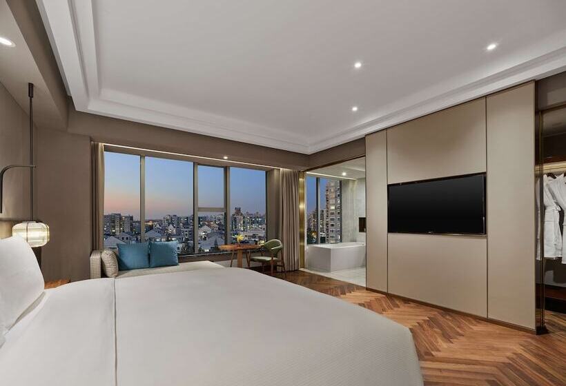 اتاق اجرایی, Hilton Shanghai Hongqiao