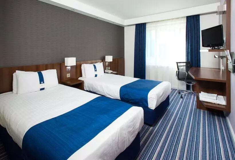 スタンダードルーム, Holiday Inn Express Cambridge Duxford M11 Jct 10, An Ihg