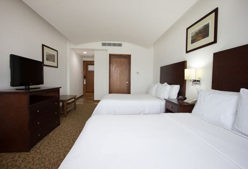 غرفه قياسيه سريرين مزدوجين, Holiday Inn Express Nuevo Laredo, An Ihg