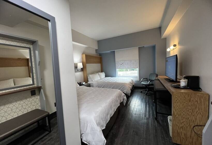 带2个双人床的标准工作室, Holiday Inn Uruapan, An Ihg