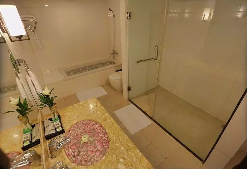 デラックストリプルルーム, Lucky Angkor Hotel & Spa