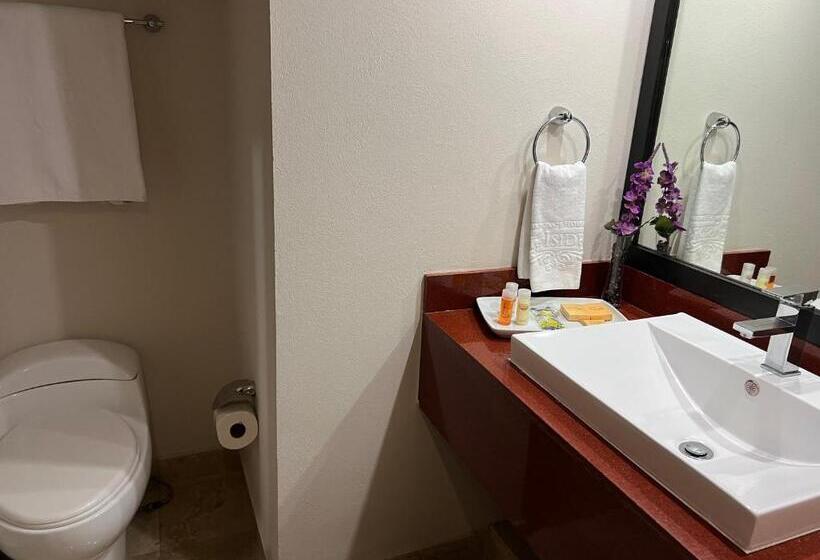 ロイヤルアパートメントの２ベッドルーム, St Isidro Suites Corporate Housing Spa & Wellness Center