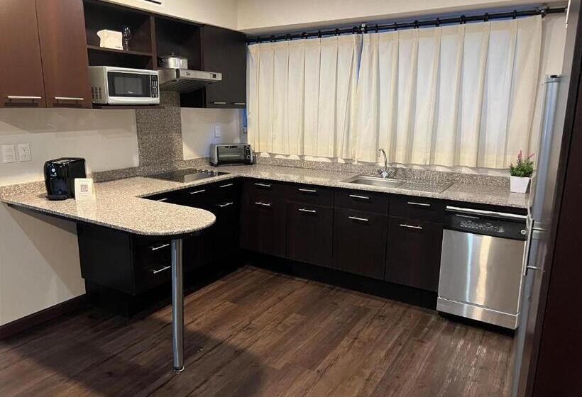 ロイヤルアパートメントの２ベッドルーム, St Isidro Suites Corporate Housing Spa & Wellness Center