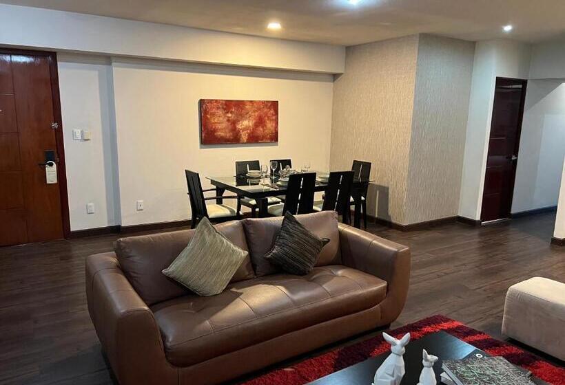 マスタースイートルーム, St Isidro Suites Corporate Housing Spa & Wellness Center