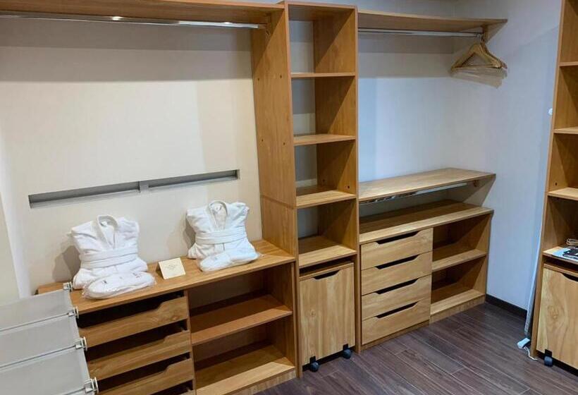 プレジデントスイートルーム, St Isidro Suites Corporate Housing Spa & Wellness Center