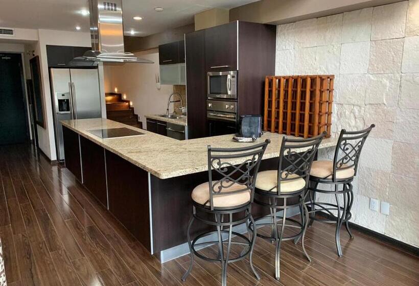 プレジデントスイートルーム, St Isidro Suites Corporate Housing Spa & Wellness Center