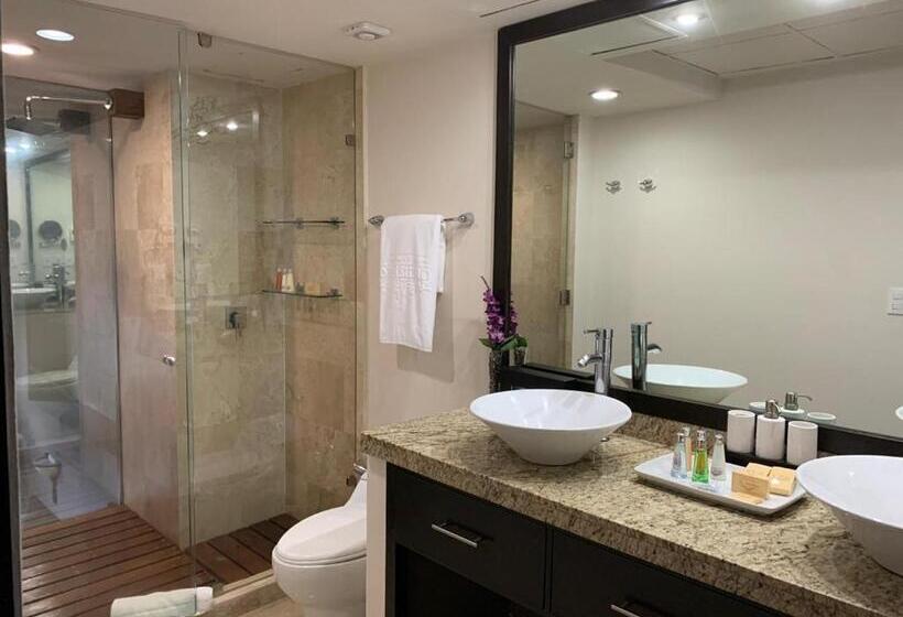 プレジデントスイートルーム, St Isidro Suites Corporate Housing Spa & Wellness Center