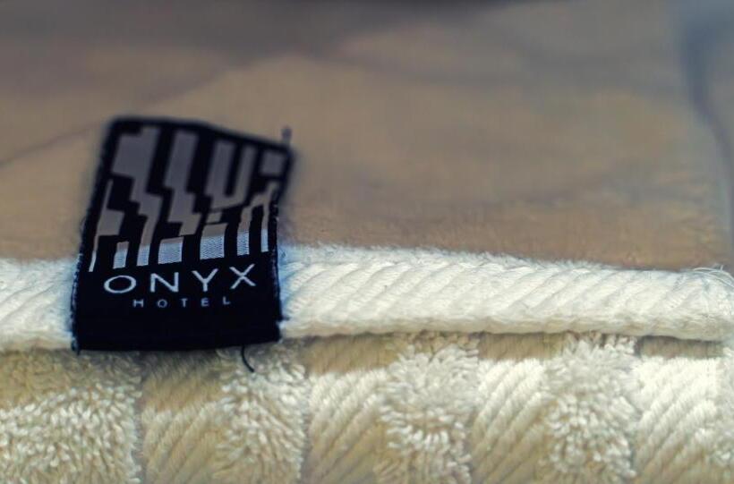 اتاق استاندارد سه نفره, Onyx