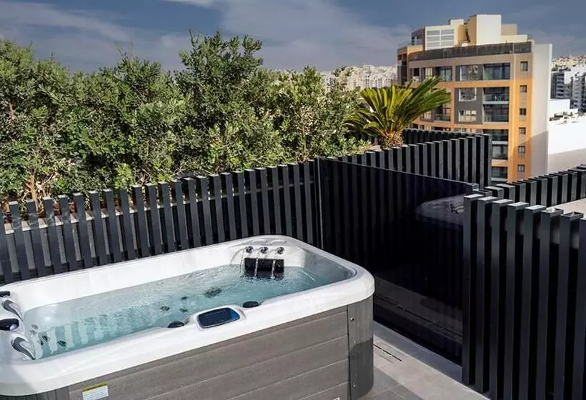 اتاق پنت هاوس, Onyx