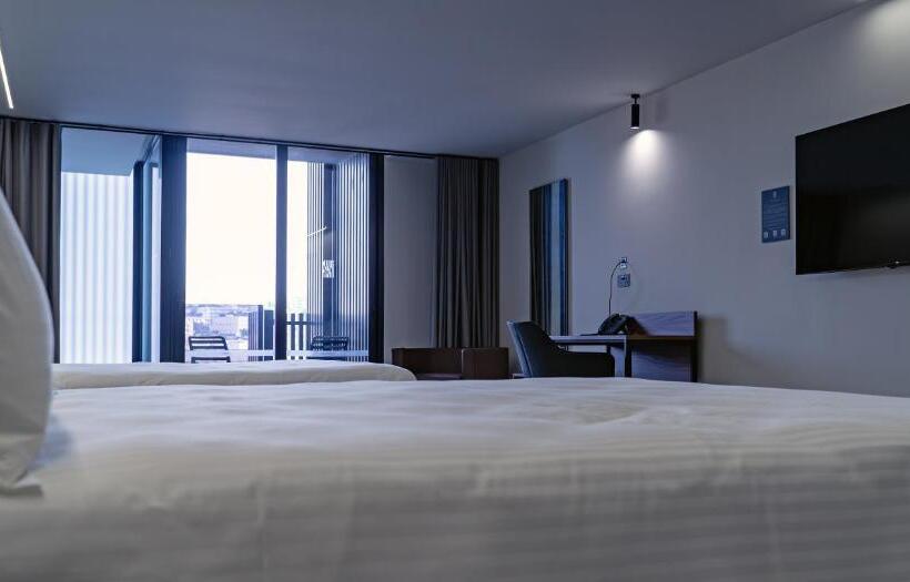 سوئیت جونیور با چشمانداز باغ, Onyx