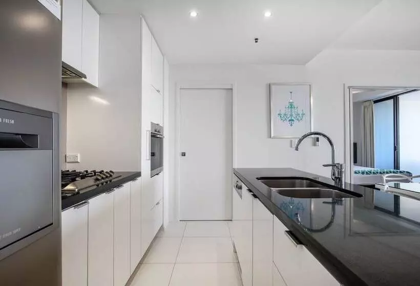 آپارتمان 2 خوابه با چشم‌انداز دریا, Ultra Broadbeach
