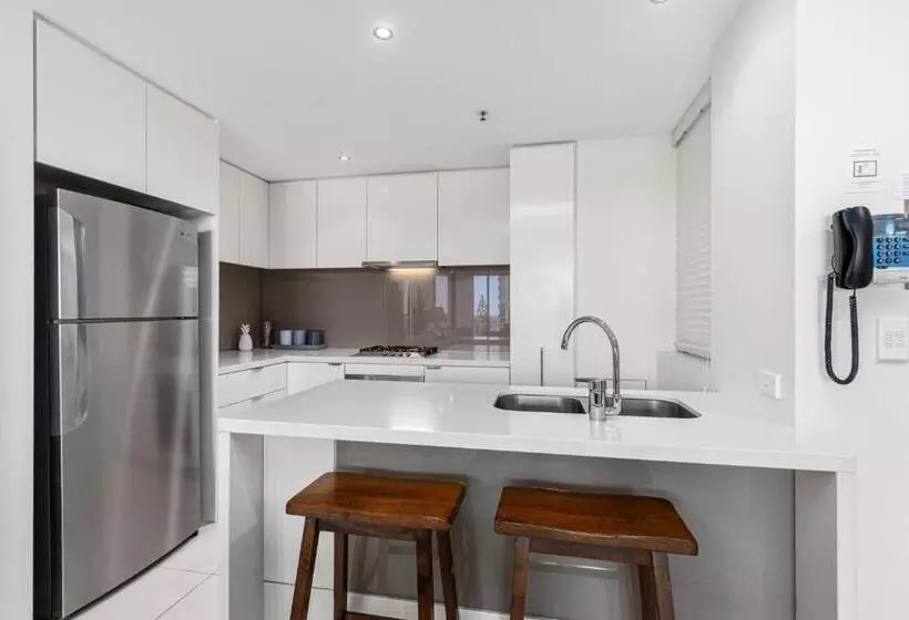 آپارتمان 1 خوابه با چشم‌انداز باغ, Ultra Broadbeach
