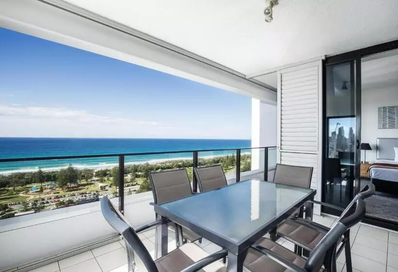 آپارتمان 3 خوابه با چشم‌انداز دریا, Ultra Broadbeach