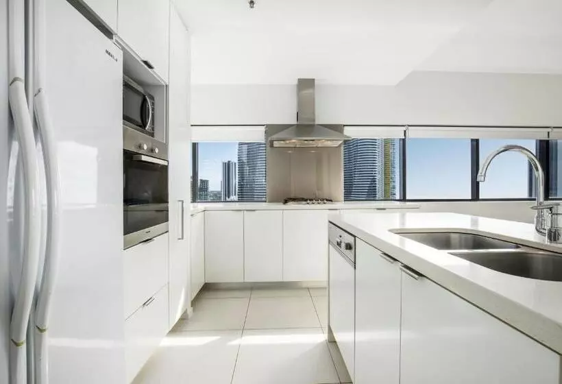 آپارتمان 3 خوابه با چشم‌انداز دریا, Ultra Broadbeach