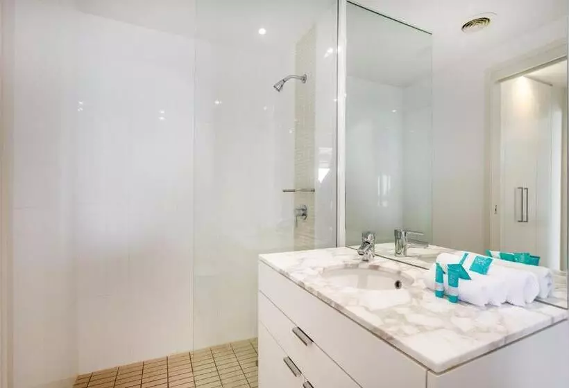 آپارتمان لوکس 2 خوابه, Ultra Broadbeach