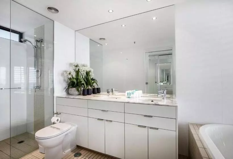 آپارتمان دلوکس 3 خوابه, Ultra Broadbeach