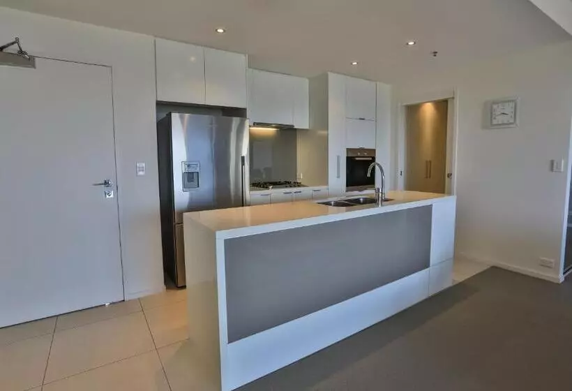 آپارتمان 1 خوابه, Ultra Broadbeach
