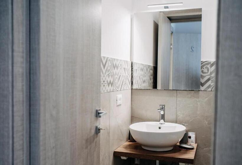 غرفة قياسية فردية, B&b Stramondo