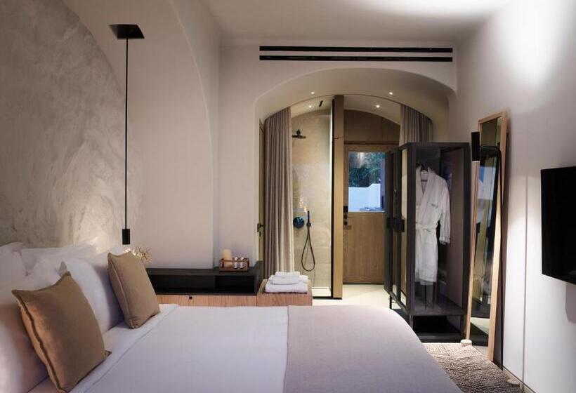 Premium room with terrace, Radisson Blu Zaffron Resort, Santorini