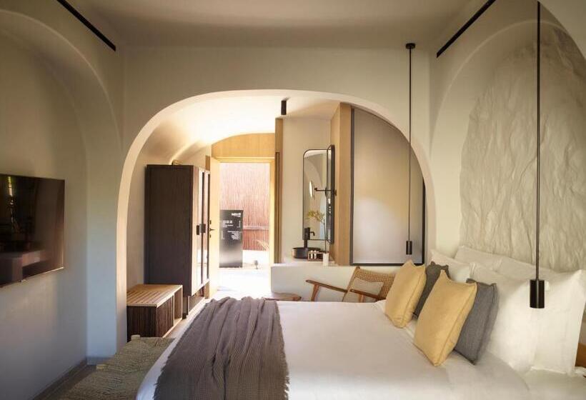 Premium room with terrace, Radisson Blu Zaffron Resort, Santorini