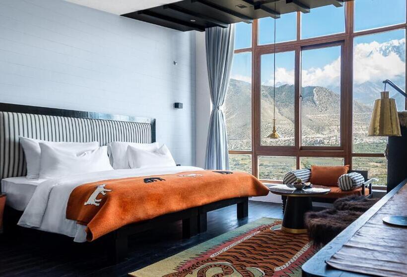 سوئیت جونیور با چشم‌انداز کوهستان, Shinta Mani Mustang   A Bensley Collection