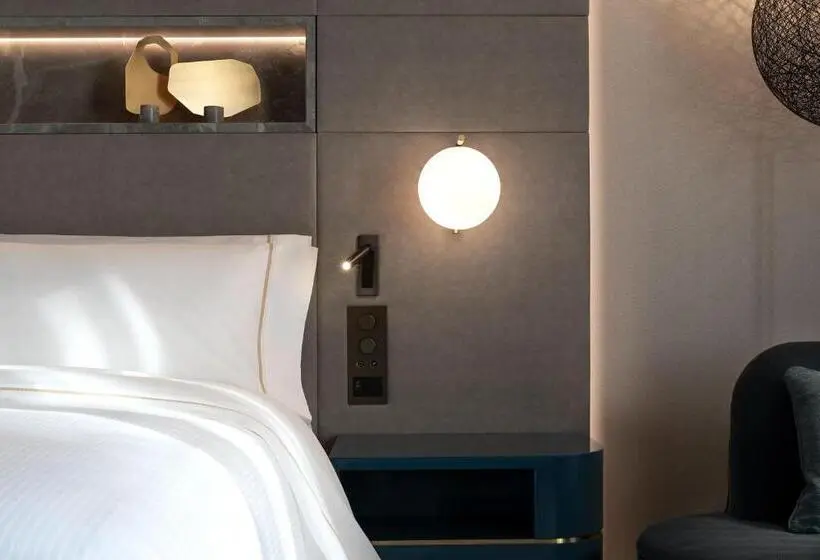 اتاق لوکس با تخت بزرگ, The Westin London City