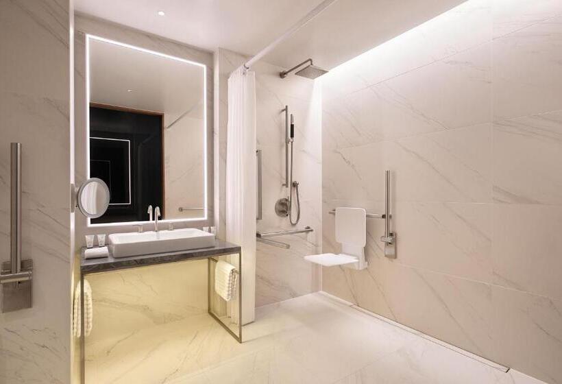 غرفة كلاسيكية سرير كينج, The Westin London City