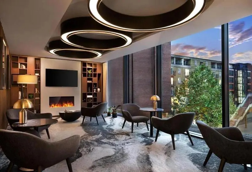 سوئیت اجرایی با تخت کینگ, The Westin London City