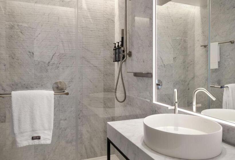 شقة 3 غرف, The Westin London City