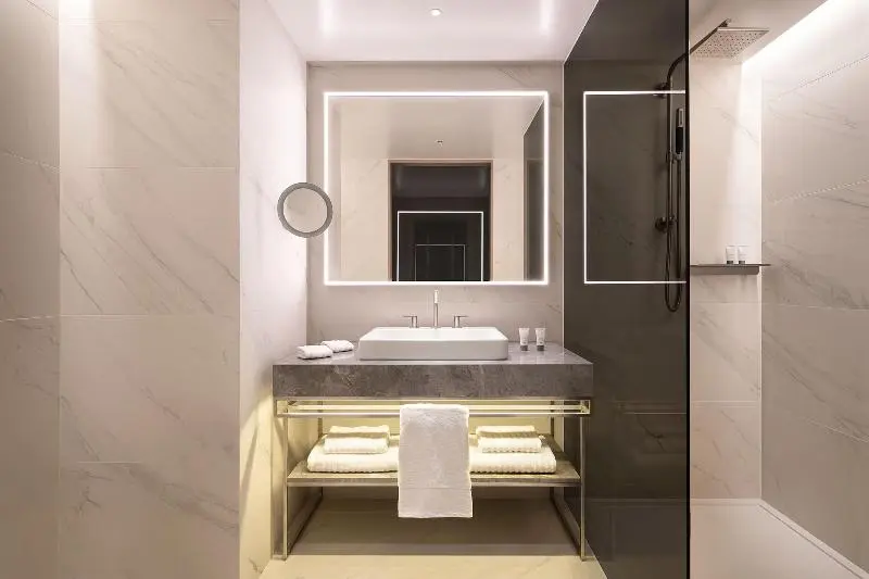 اتاق کلاسیک با تخت دونفره, The Westin London City