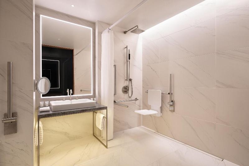 غرفة كلاسيكية سرير كينج, The Westin London City